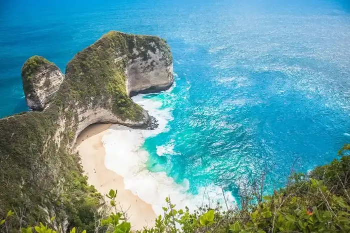 8 Destinasi Wisata Cantik di Nusa Penida Bali